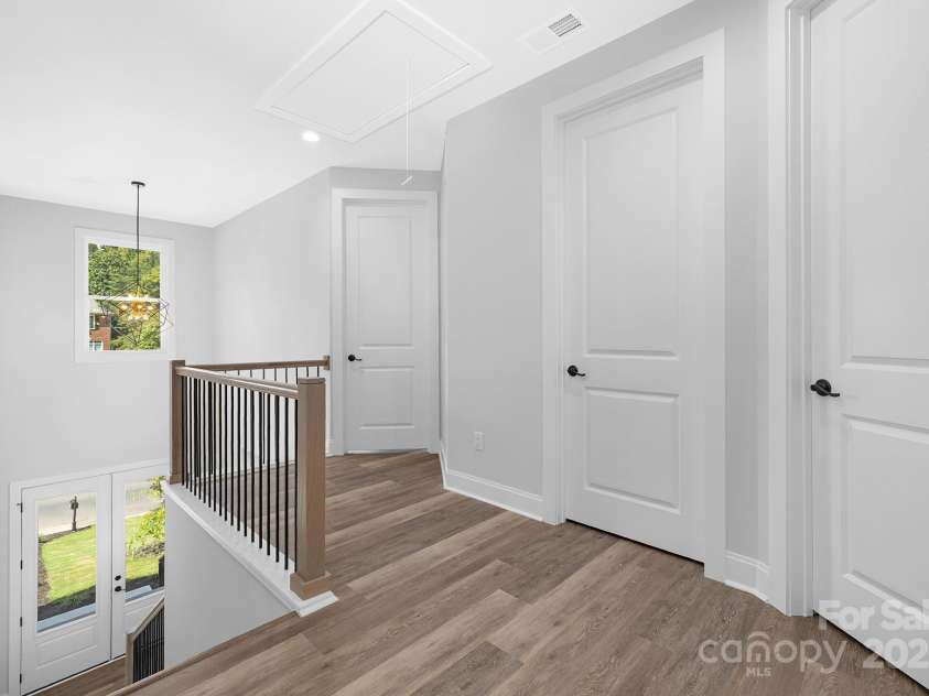 16325 Riverpointe Drive, Charlotte, NC 28278.  MLS# CAR4294871, YatesRealty ID 1197. 