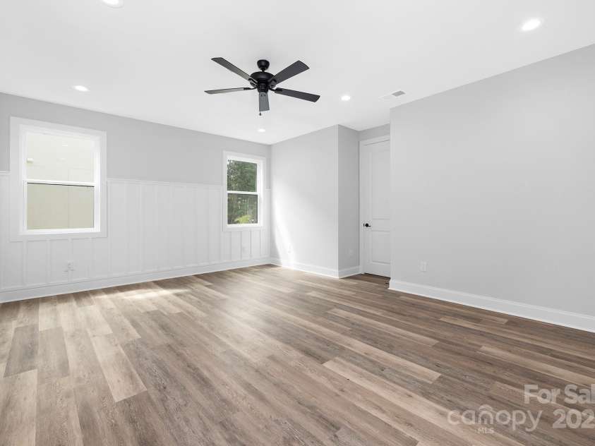 16325 Riverpointe Drive, Charlotte, NC 28278.  MLS# CAR4294871, YatesRealty ID 1197. 