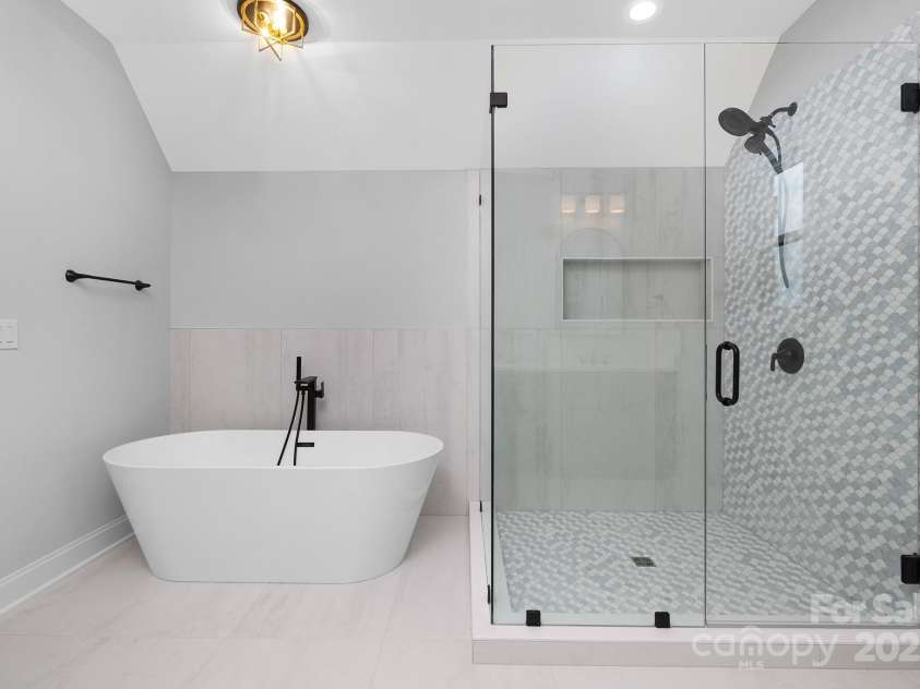 16325 Riverpointe Drive, Charlotte, NC 28278.  MLS# CAR4294871, YatesRealty ID 1197. 