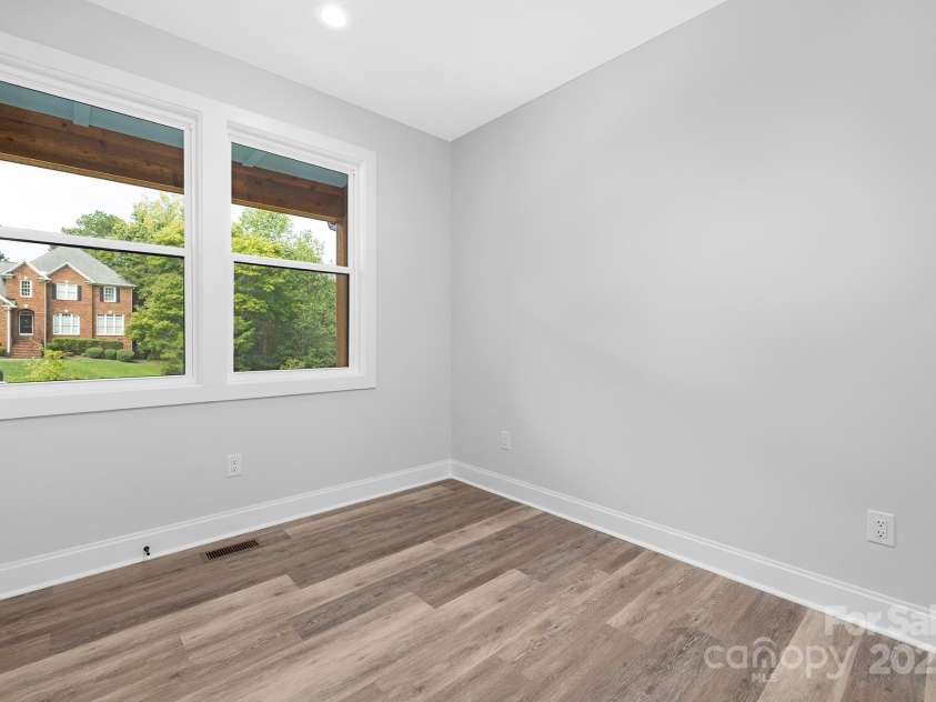 16325 Riverpointe Drive, Charlotte, NC 28278.  MLS# CAR4294871, YatesRealty ID 1197. 