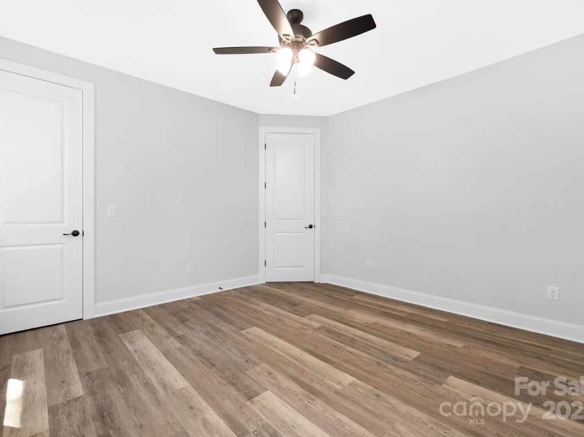 16325 Riverpointe Drive, Charlotte, NC 28278.  MLS# CAR4294871, YatesRealty ID 1197. 