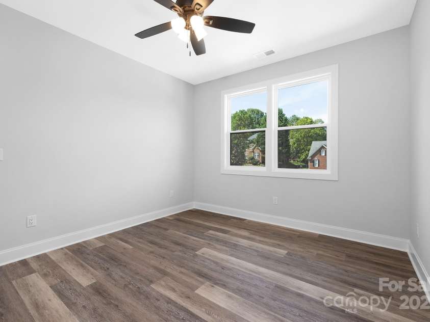 16325 Riverpointe Drive, Charlotte, NC 28278.  MLS# CAR4294871, YatesRealty ID 1197. 