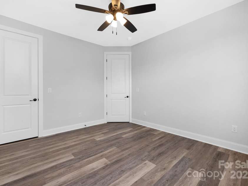 16325 Riverpointe Drive, Charlotte, NC 28278.  MLS# CAR4294871, YatesRealty ID 1197. 