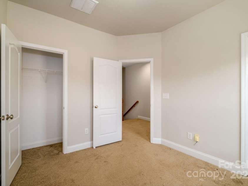 1122 Dean Hall Lane, Matthews, NC 28105.  MLS# CAR4239980, YatesRealty ID 11970. 