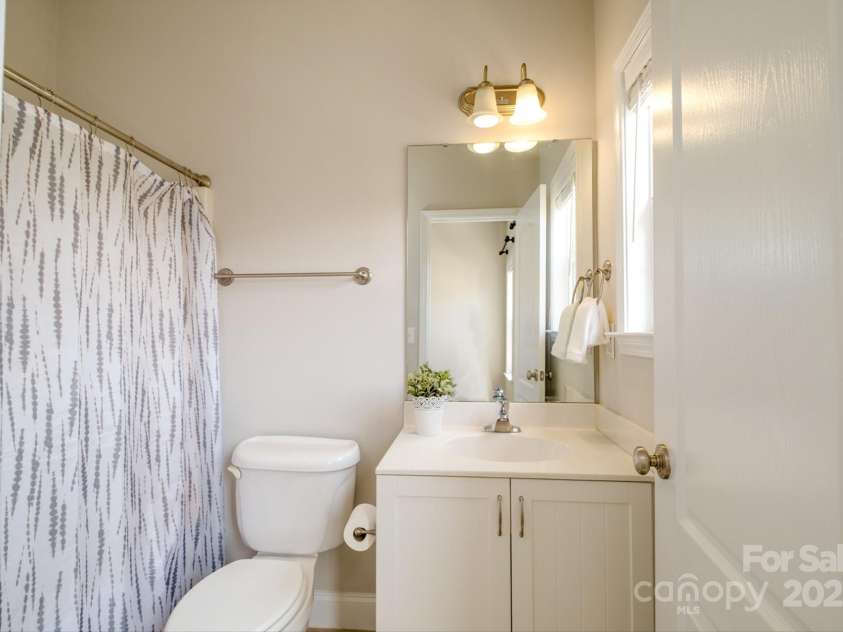 1122 Dean Hall Lane, Matthews, NC 28105.  MLS# CAR4239980, YatesRealty ID 11970. 