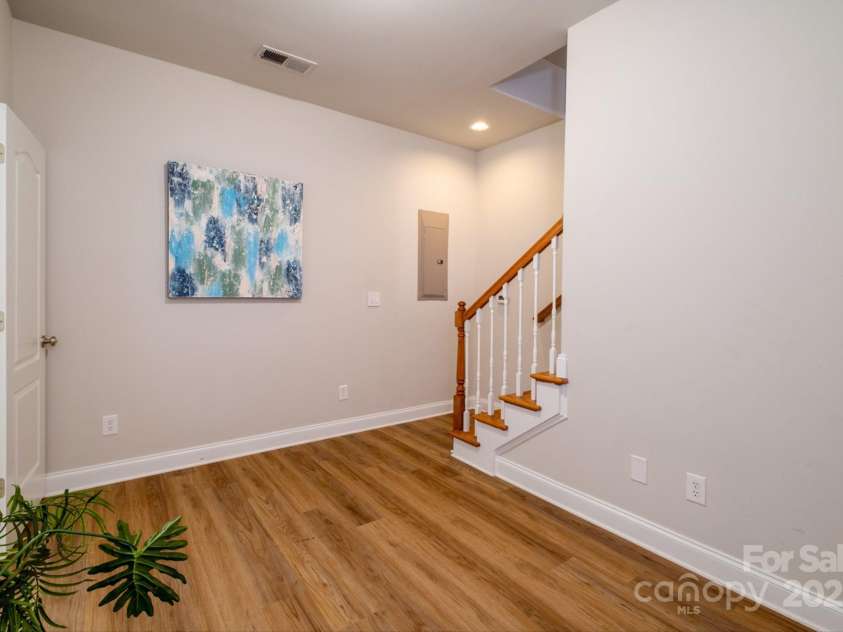 1122 Dean Hall Lane, Matthews, NC 28105.  MLS# CAR4239980, YatesRealty ID 11970. 