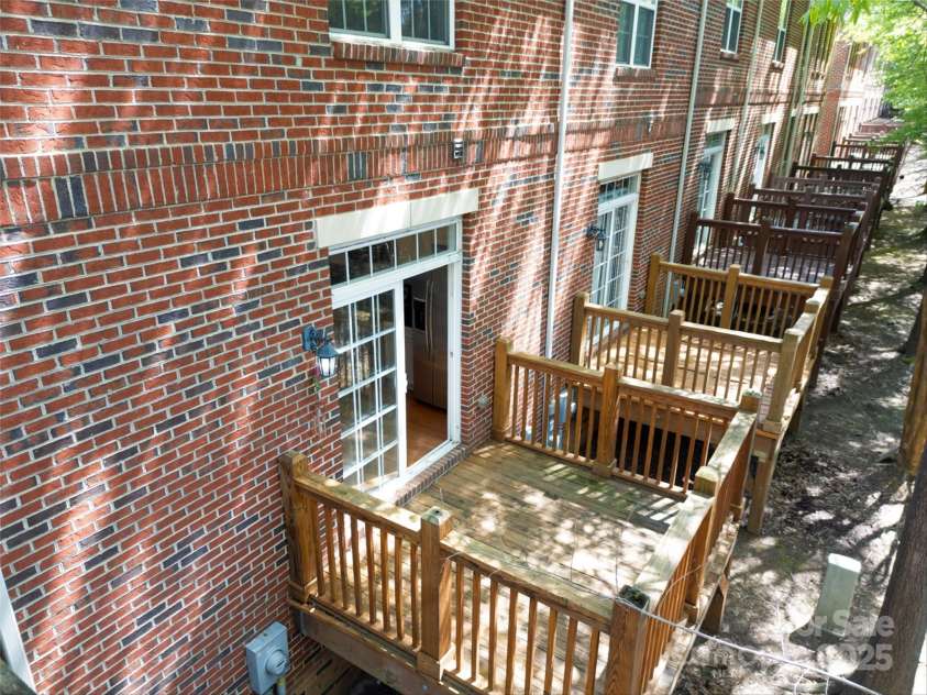 1122 Dean Hall Lane, Matthews, NC 28105.  MLS# CAR4239980, YatesRealty ID 11970. 