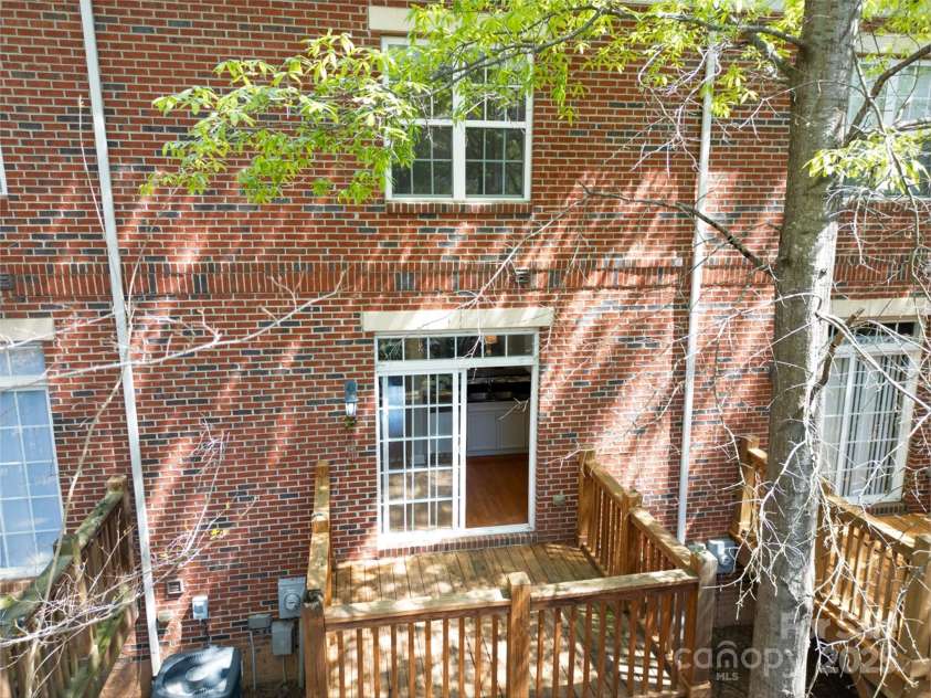 1122 Dean Hall Lane, Matthews, NC 28105.  MLS# CAR4239980, YatesRealty ID 11970. 