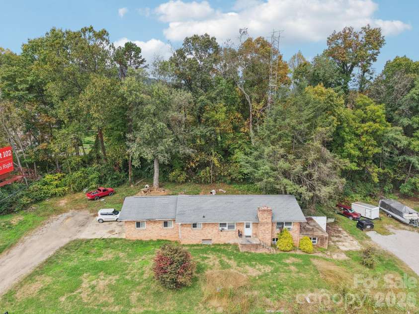 541 Paragon Parkway, Waynesville, NC 28786.  MLS# CAR4355226, YatesRealty ID 11970. 