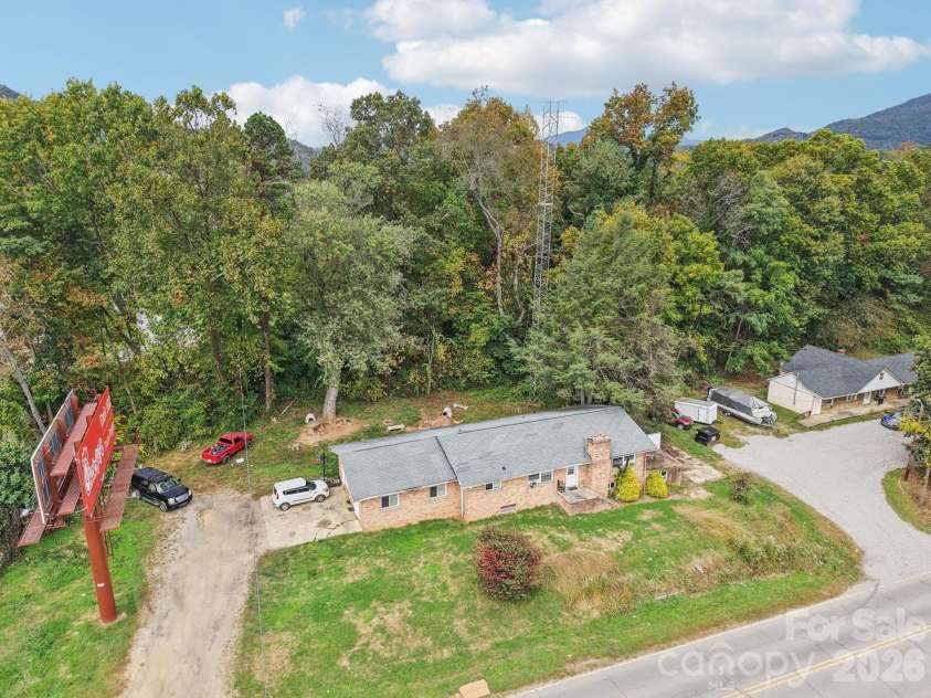 541 Paragon Parkway, Waynesville, NC 28786.  MLS# CAR4355226, YatesRealty ID 11970. 