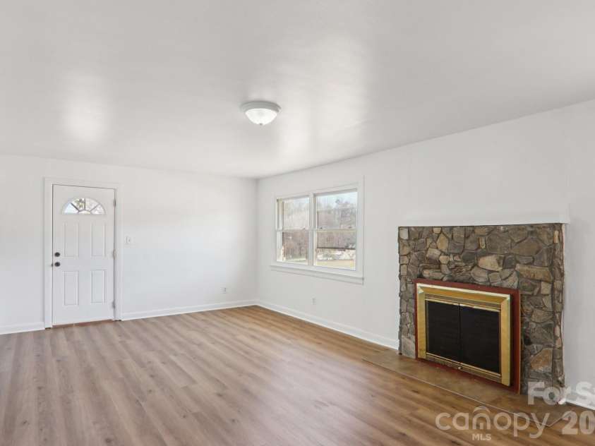541 Paragon Parkway, Waynesville, NC 28786.  MLS# CAR4355226, YatesRealty ID 11970. 