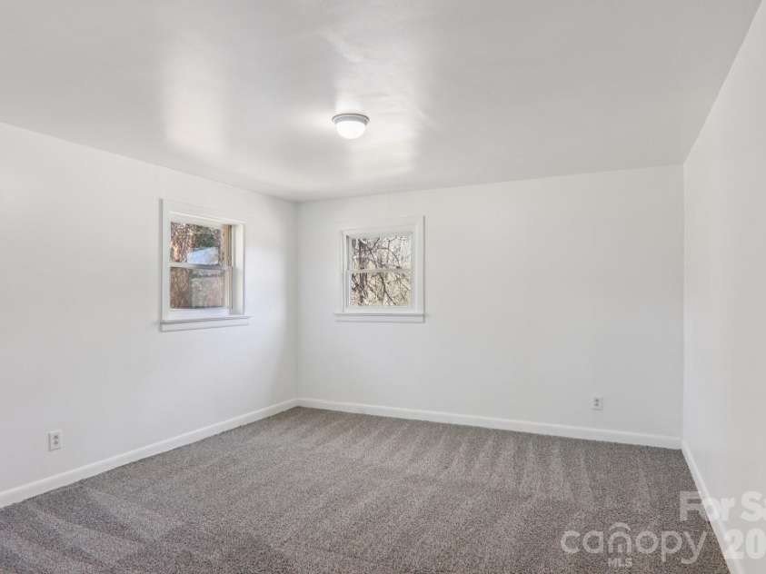 541 Paragon Parkway, Waynesville, NC 28786.  MLS# CAR4355226, YatesRealty ID 11970. 