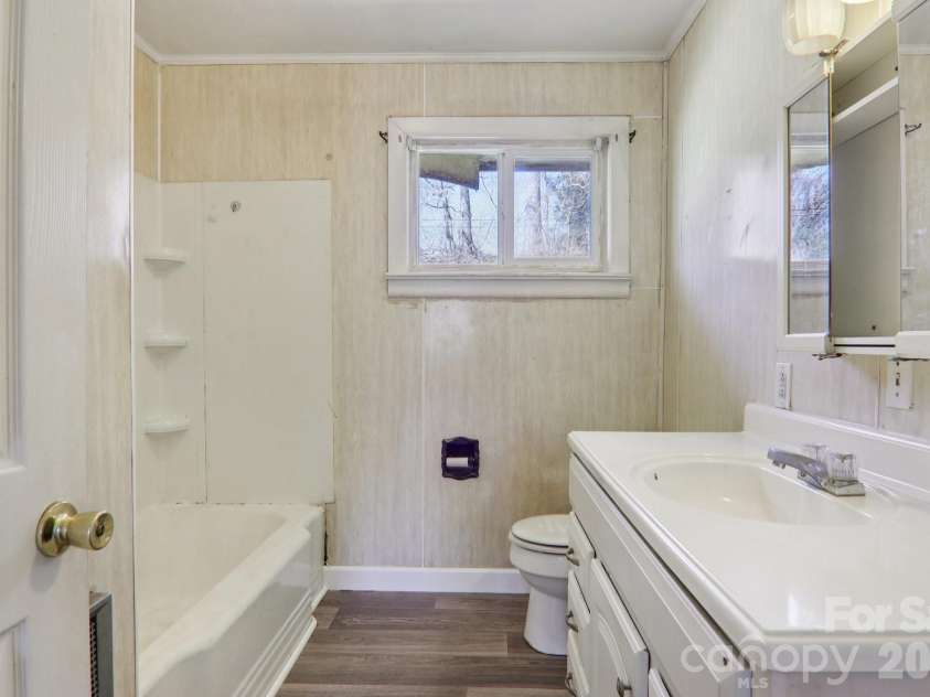541 Paragon Parkway, Waynesville, NC 28786.  MLS# CAR4355226, YatesRealty ID 11970. 