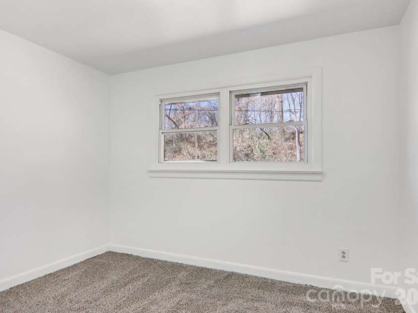 541 Paragon Parkway, Waynesville, NC 28786.  MLS# CAR4355226, YatesRealty ID 11970. 