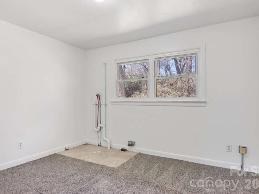 541 Paragon Parkway, Waynesville, NC 28786.  MLS# CAR4355226, YatesRealty ID 11970. 