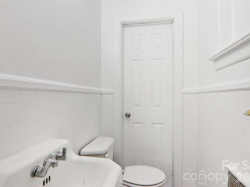 541 Paragon Parkway, Waynesville, NC 28786.  MLS# CAR4355226, YatesRealty ID 11970. 
