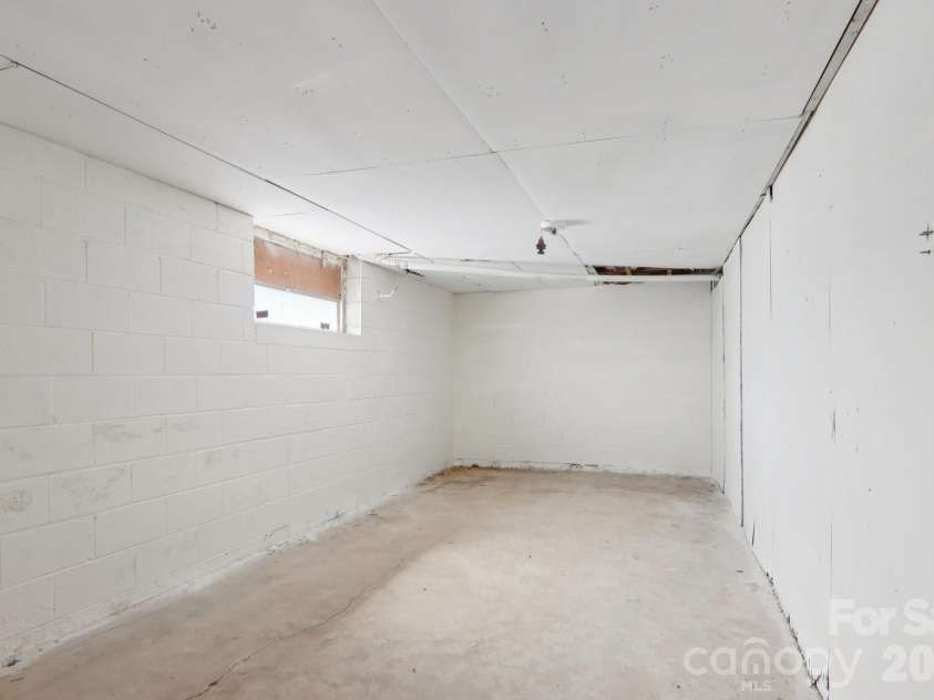 541 Paragon Parkway, Waynesville, NC 28786.  MLS# CAR4355226, YatesRealty ID 11970. 