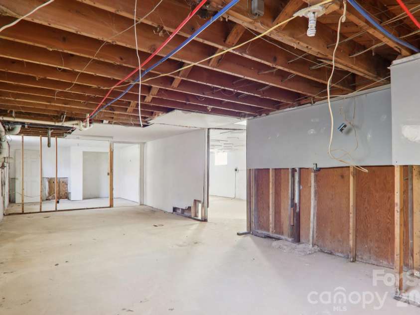 541 Paragon Parkway, Waynesville, NC 28786.  MLS# CAR4355226, YatesRealty ID 11970. 
