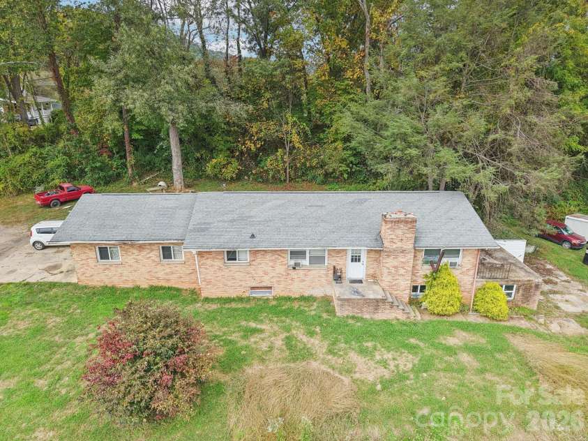 541 Paragon Parkway, Waynesville, NC 28786.  MLS# CAR4355226, YatesRealty ID 11970. 