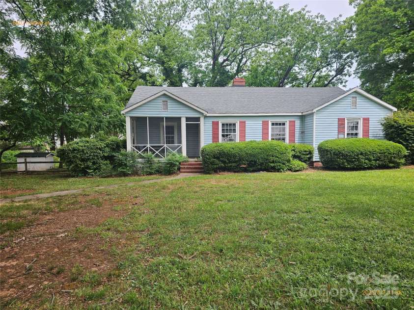 6407 Market Street, Charlotte, NC 28215.  MLS# CAR4255236, YatesRealty ID 11972. 
