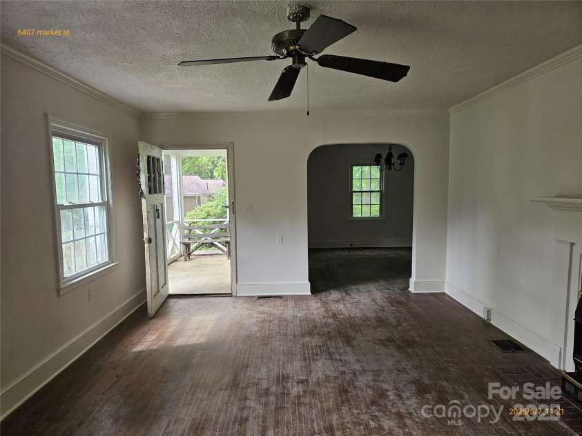 6407 Market Street, Charlotte, NC 28215.  MLS# CAR4255236, YatesRealty ID 11972. 
