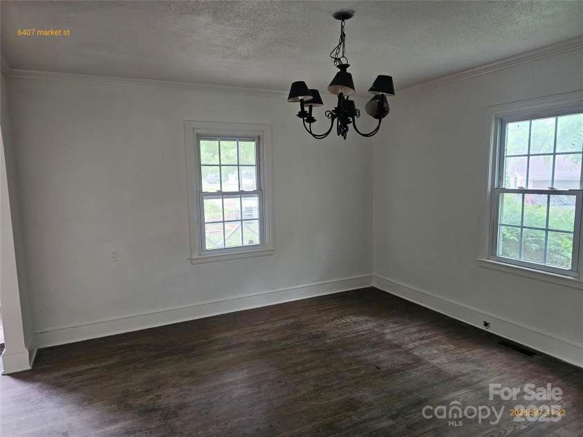 6407 Market Street, Charlotte, NC 28215.  MLS# CAR4255236, YatesRealty ID 11972. 