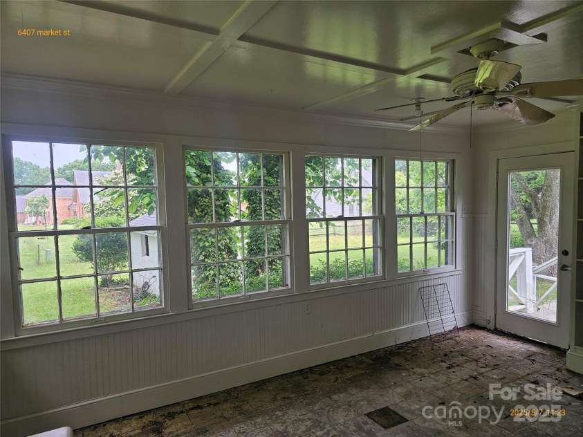 6407 Market Street, Charlotte, NC 28215.  MLS# CAR4255236, YatesRealty ID 11972. 