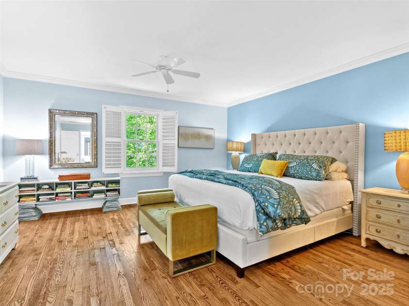 33 Mount Vernon Place, Asheville, NC 28804.  MLS# CAR4254436, YatesRealty ID 11977. 