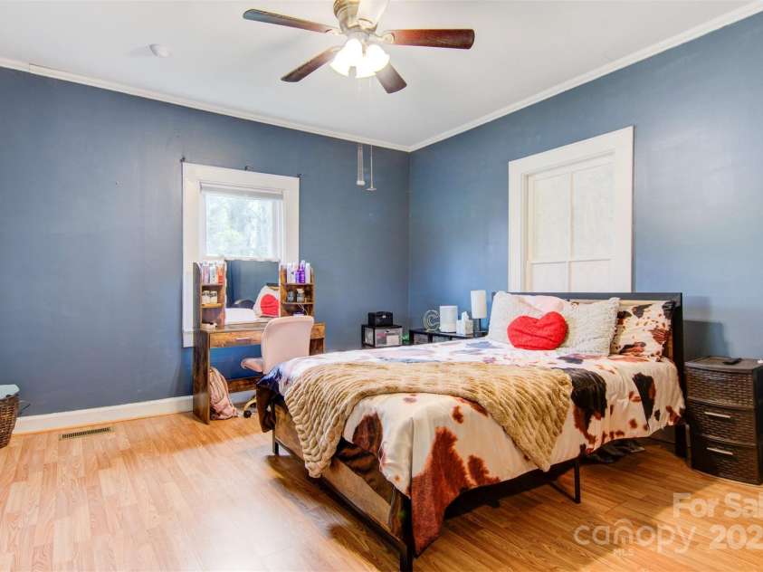 403 Spruce Street, Lenoir, NC 28645.  MLS# CAR4240028, YatesRealty ID 11979. 