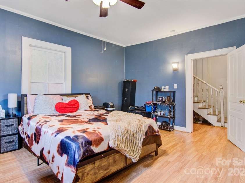 403 Spruce Street, Lenoir, NC 28645.  MLS# CAR4240028, YatesRealty ID 11979. 