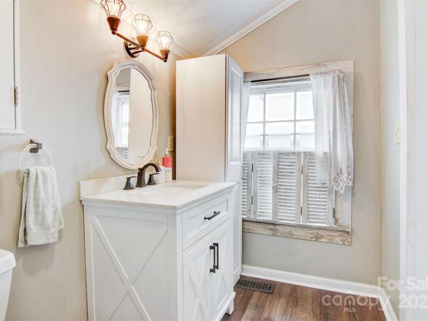 403 Spruce Street, Lenoir, NC 28645.  MLS# CAR4240028, YatesRealty ID 11979. 