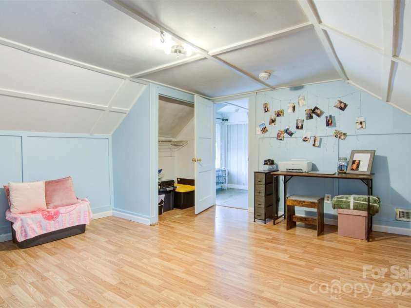 403 Spruce Street, Lenoir, NC 28645.  MLS# CAR4240028, YatesRealty ID 11979. 