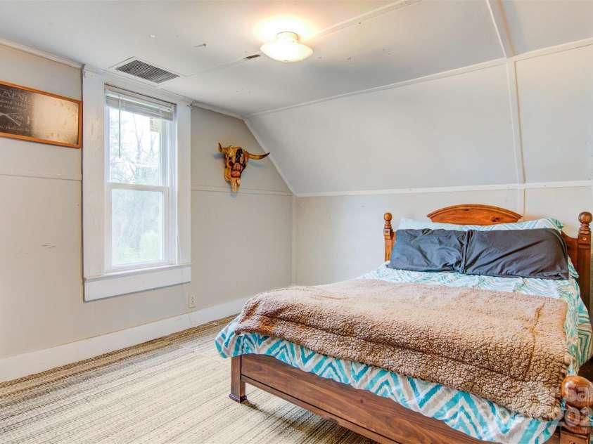 403 Spruce Street, Lenoir, NC 28645.  MLS# CAR4240028, YatesRealty ID 11979. 