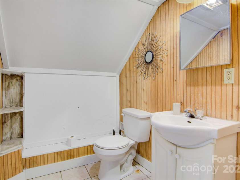 403 Spruce Street, Lenoir, NC 28645.  MLS# CAR4240028, YatesRealty ID 11979. 