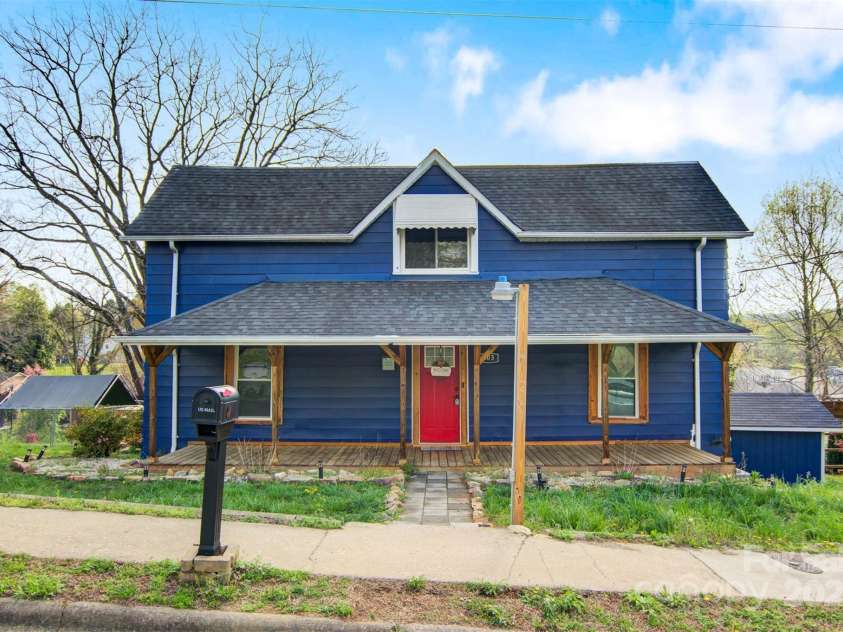 403 Spruce Street, Lenoir, NC 28645.  MLS# CAR4240028, YatesRealty ID 11979. 