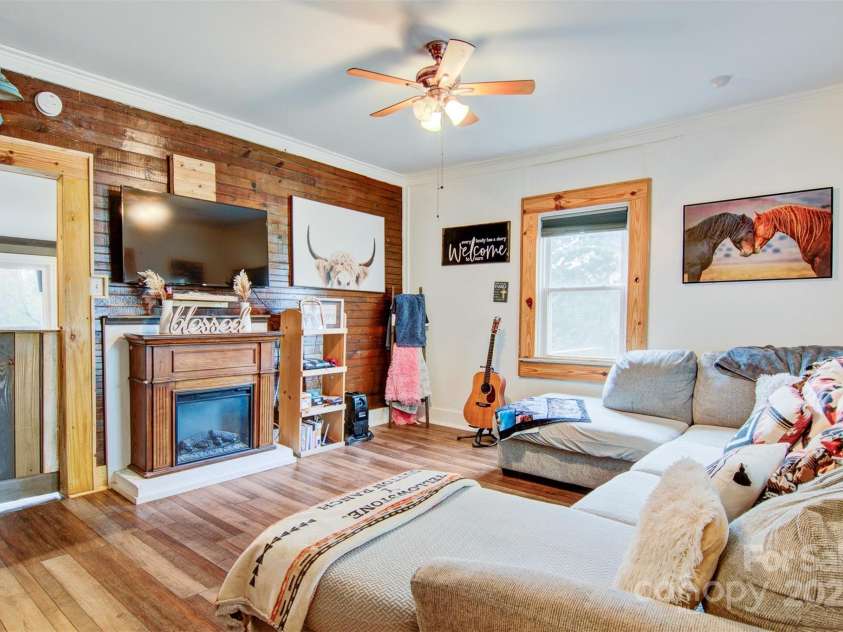 403 Spruce Street, Lenoir, NC 28645.  MLS# CAR4240028, YatesRealty ID 11979. 