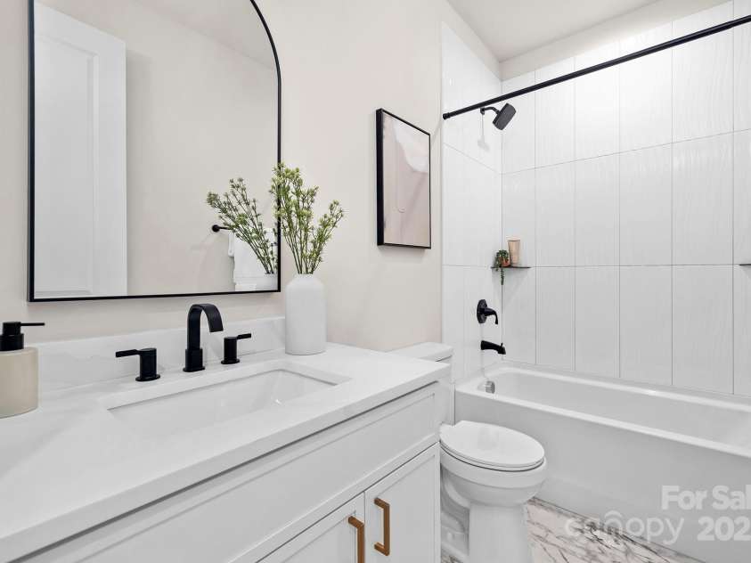 16321 Riverpointe Drive, Charlotte, NC 28278.  MLS# CAR4294866, YatesRealty ID 1198. 