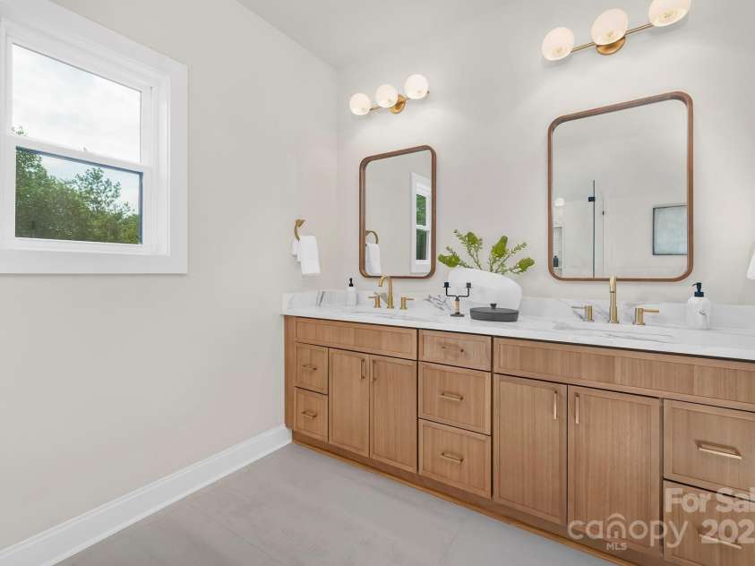 16321 Riverpointe Drive, Charlotte, NC 28278.  MLS# CAR4294866, YatesRealty ID 1198. 