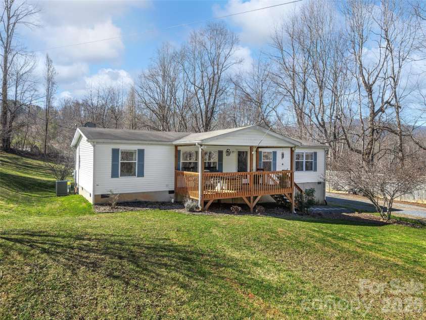 114 Gateway Cove, Canton, NC 28716.  MLS# CAR4361350, YatesRealty ID 11981. 