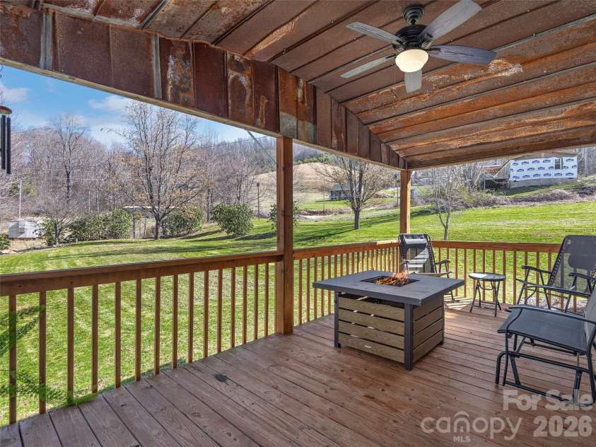 114 Gateway Cove, Canton, NC 28716.  MLS# CAR4361350, YatesRealty ID 11981. 