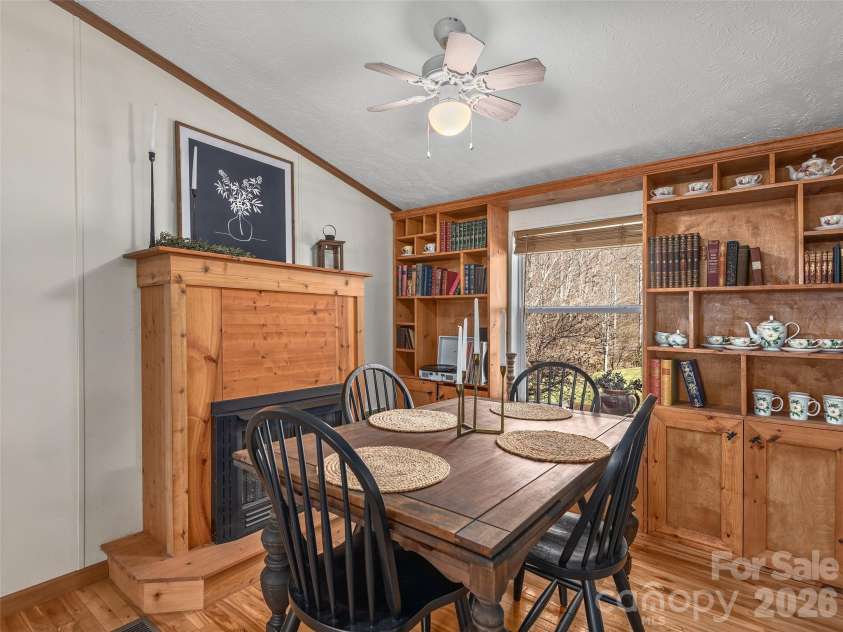 114 Gateway Cove, Canton, NC 28716.  MLS# CAR4361350, YatesRealty ID 11981. 