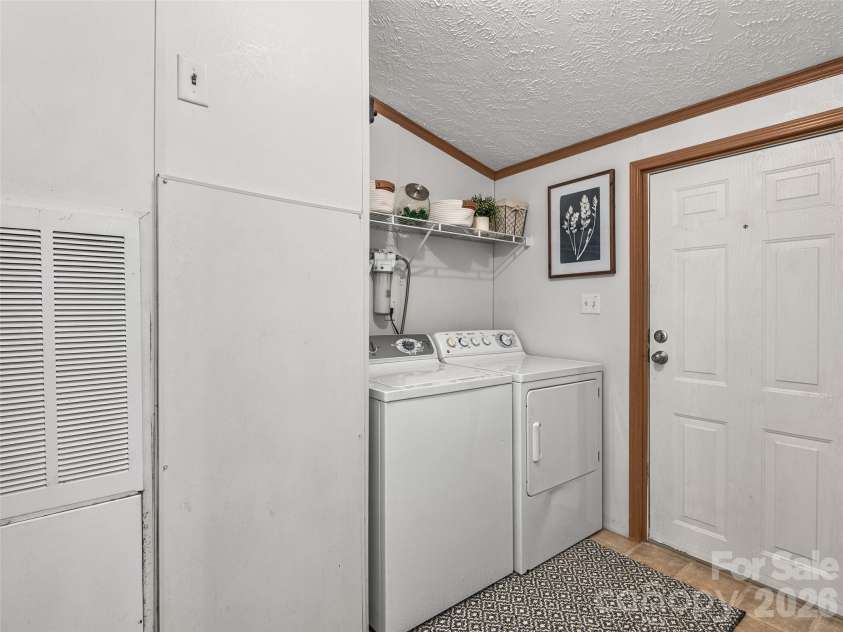 114 Gateway Cove, Canton, NC 28716.  MLS# CAR4361350, YatesRealty ID 11981. 