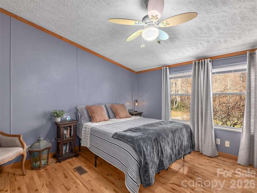 114 Gateway Cove, Canton, NC 28716.  MLS# CAR4361350, YatesRealty ID 11981. 