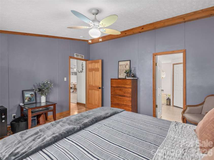 114 Gateway Cove, Canton, NC 28716.  MLS# CAR4361350, YatesRealty ID 11981. 