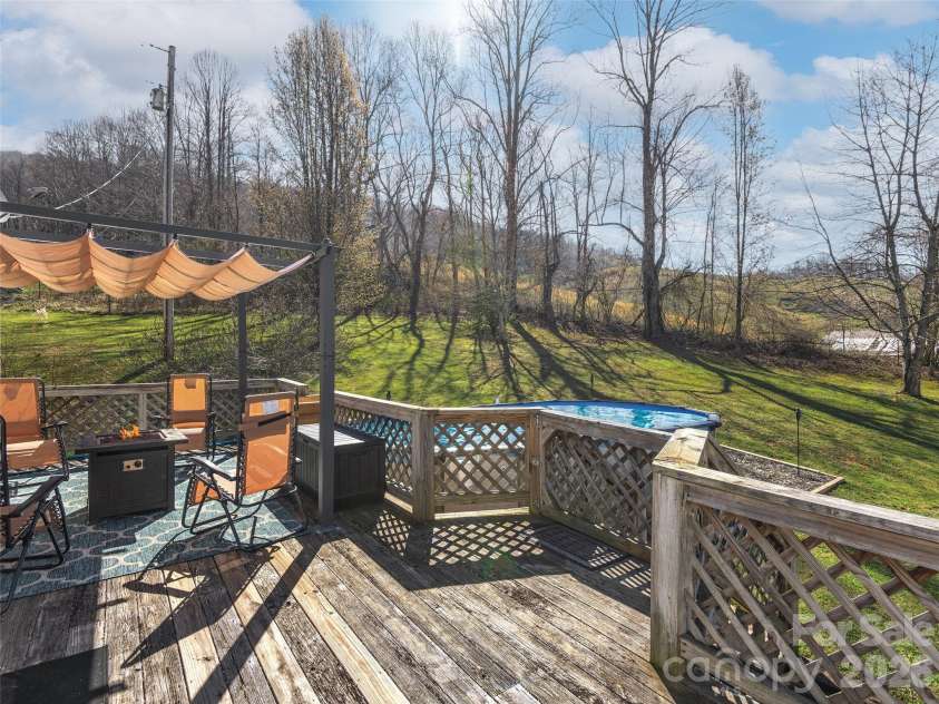 114 Gateway Cove, Canton, NC 28716.  MLS# CAR4361350, YatesRealty ID 11981. 