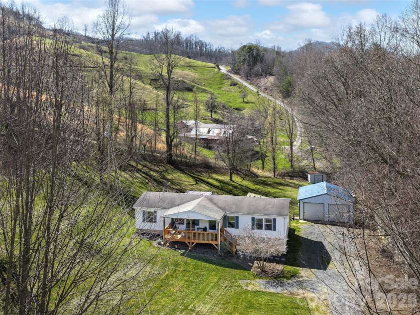 114 Gateway Cove, Canton, NC 28716.  MLS# CAR4361350, YatesRealty ID 11981. 