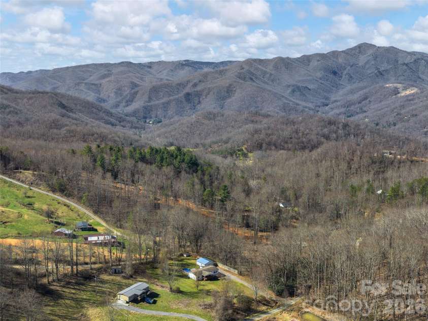 114 Gateway Cove, Canton, NC 28716.  MLS# CAR4361350, YatesRealty ID 11981. 