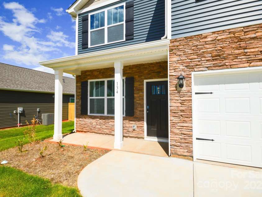 134 Woodvale Drive, Waynesville, NC 28786.  MLS# CAR4163252, YatesRealty ID 11983. 