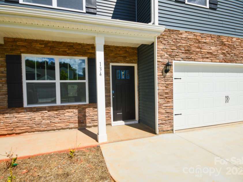 134 Woodvale Drive, Waynesville, NC 28786.  MLS# CAR4163252, YatesRealty ID 11983. 