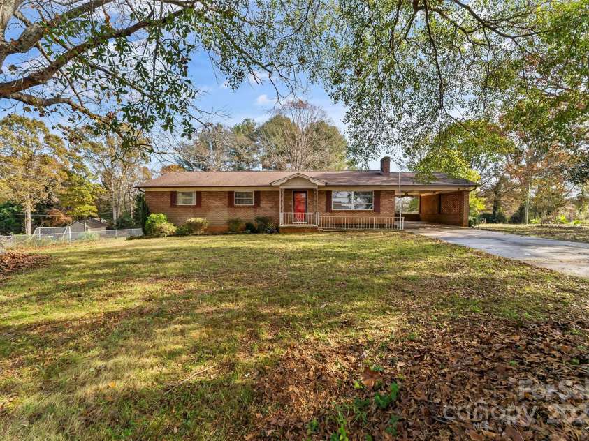 3320 28th Street, Hickory, NC 28601.  MLS# CAR4244471, YatesRealty ID 11984. Front